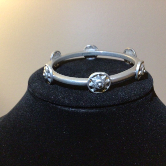 Ben-Amun Pewter 6 Star Flower Station Bracelet - Picture 7 of 11